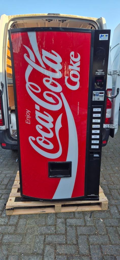 Coca-Cola frisdrankautomaat, Ophalen, Gebruikt