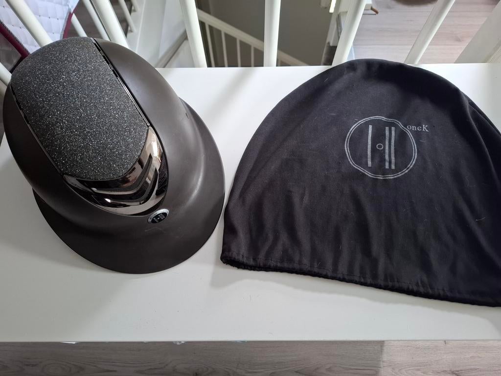 One K paardrijcap, Dieren en Toebehoren, Ophalen, Dressuur, Cap