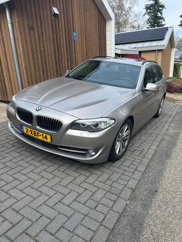 BMW F11 528i  High exec. 2011 Brons/Goud Motor 178.000Km, Auto's, BMW, Automaat, Achterwielaandrijving, Zwart, 2000 kg