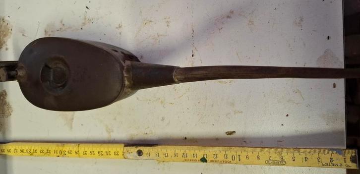 Vintage ijzeren strijkijzer met houten handvat, Antiek en Kunst, Antiek | Gereedschap en Instrumenten, Ophalen