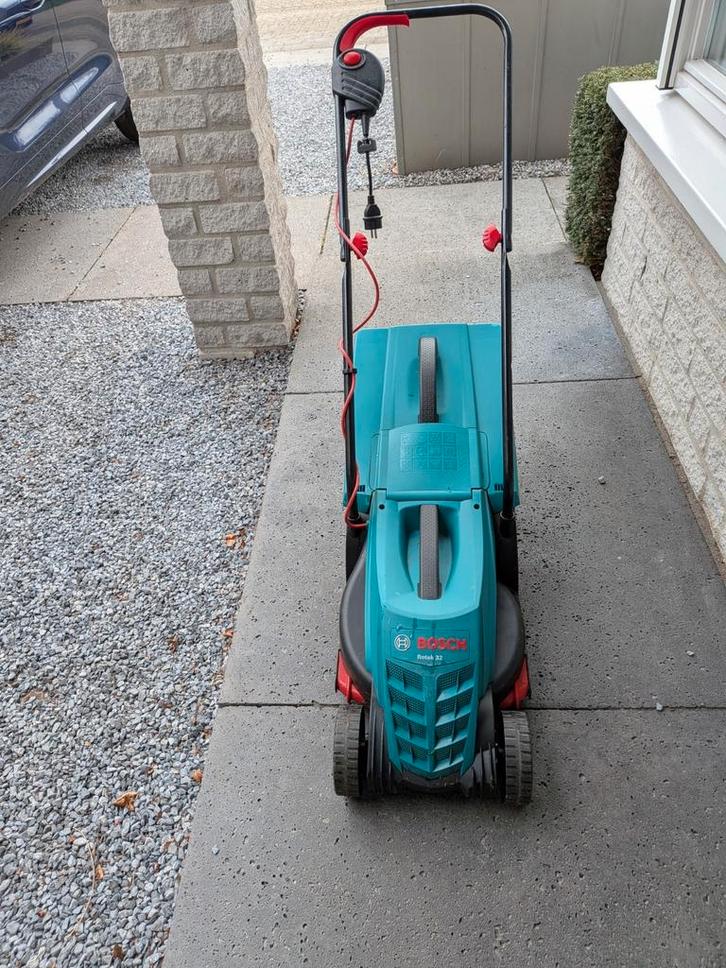 Bosch Rotak 32 elektrische grasmaaier, Tuin en Terras, Grasmaaiers, Gebruikt, Elektrische grasmaaier, 30 t/m 39 cm, Cirkelmaaier