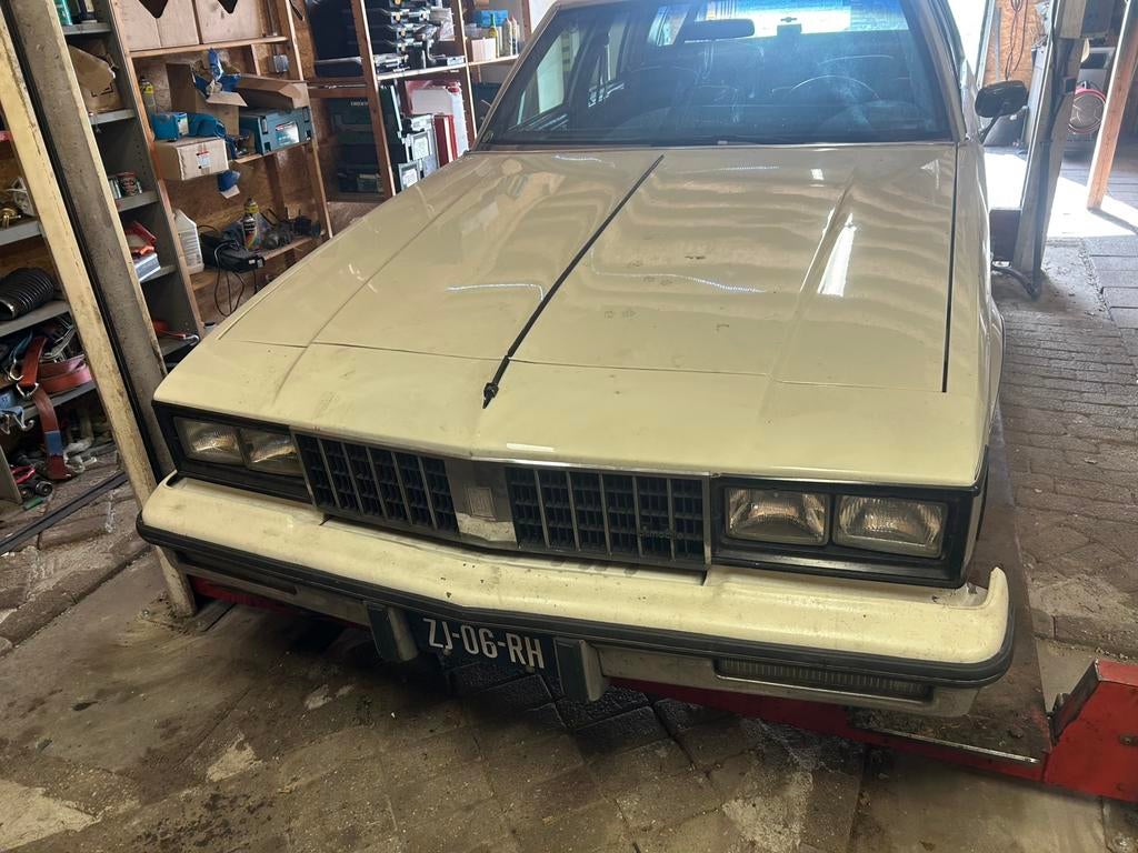 Oldsmobile Cutlass 3.8 LS AUT 1981 Wit, Auto's, Oldsmobile, Automaat, 8 cilinders, Wit, Overige kleuren
