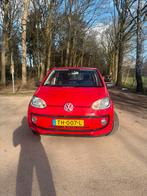 Volkswagen up! 1.0 75PK - 2013 Rood, Auto's, Volkswagen, Voorwielaandrijving, USB, Stof, 840 kg