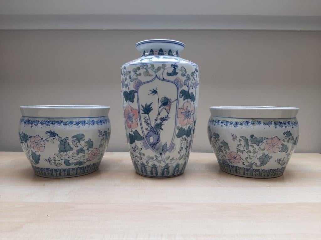 Chinese handbeschilderde porseleinen vaas met twee potten, Ophalen