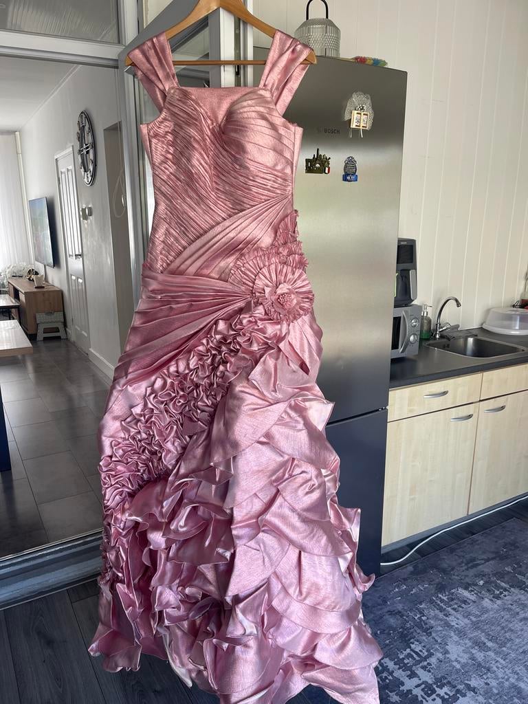 Elegante Roze Galajurk met Ruches - Maat M, Kleding | Dames, Gelegenheidskleding, Maat 38/40 (M), Galajurk, Ophalen of Verzenden