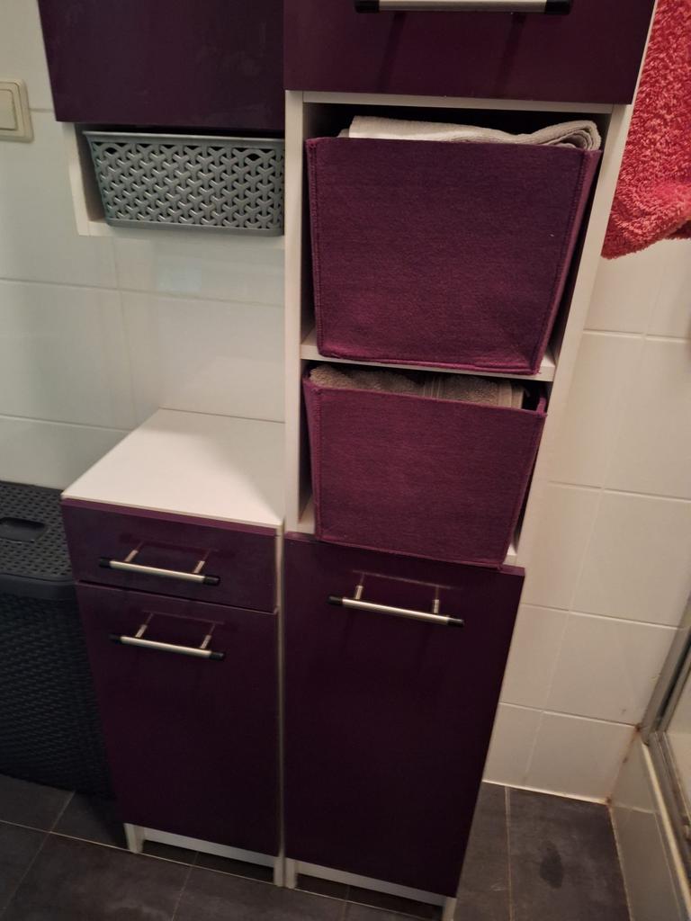 Douche kasten - Set van 2 paarse badkamerkasten, Huis en Inrichting, Ophalen, (Half)hoge kast, Minder dan 50 cm, Gebruikt