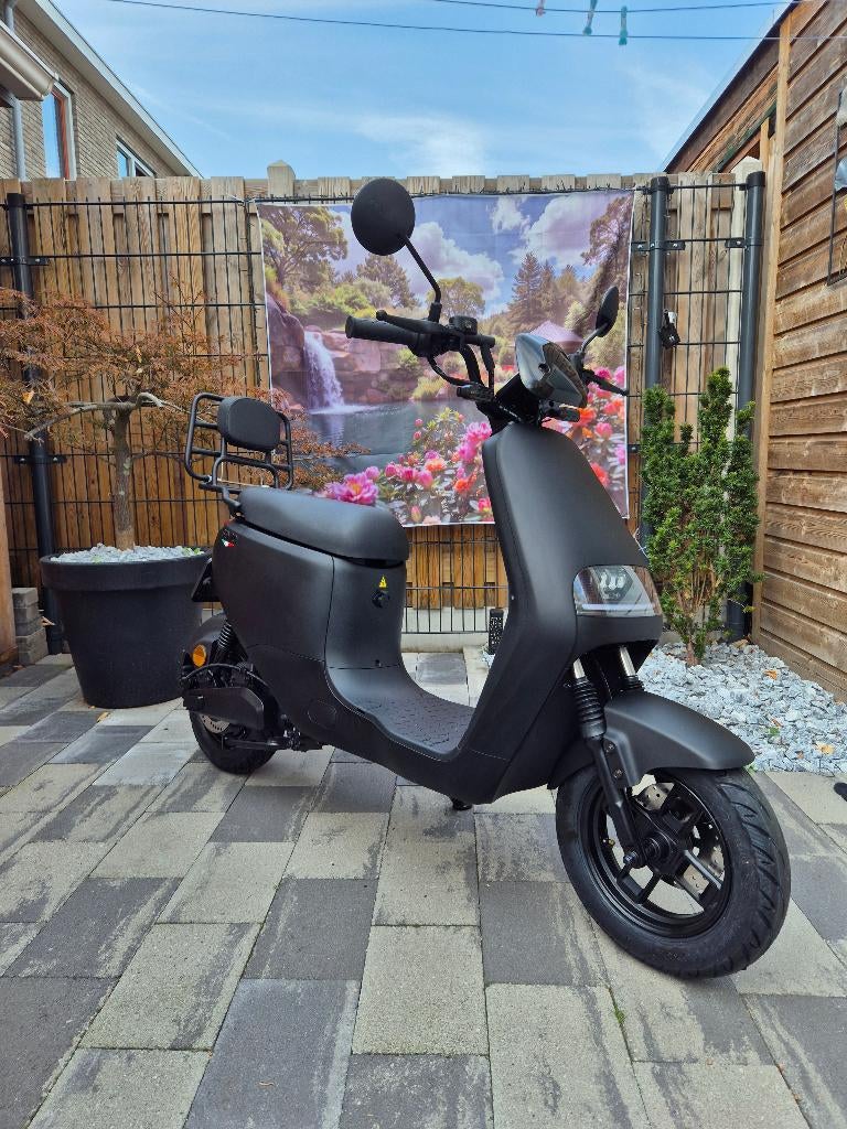 Te koop splinternieuwe E-scooter 3 km op de teller., Fietsen en Brommers, Elektrisch, Nieuw, Ophalen, Overige merken