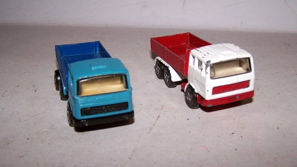 Efsi Holland 2 Mercedes trucks. Izgs., Ophalen of Verzenden, Zo goed als nieuw, Bus of Vrachtwagen, Efsi