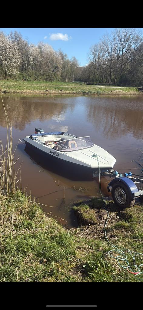 speedboot met 40 pk yamaha en trailer, Watersport en Boten, Vis- en Consoleboten, Ophalen of Verzenden, Zo goed als nieuw, 30 tot 50 pk