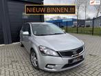 Kia Cee'd 1.4 CVVT Navigator Plus Pack Airco Facelift Camera, Stof, Gebruikt, Zwart, 4 cilinders