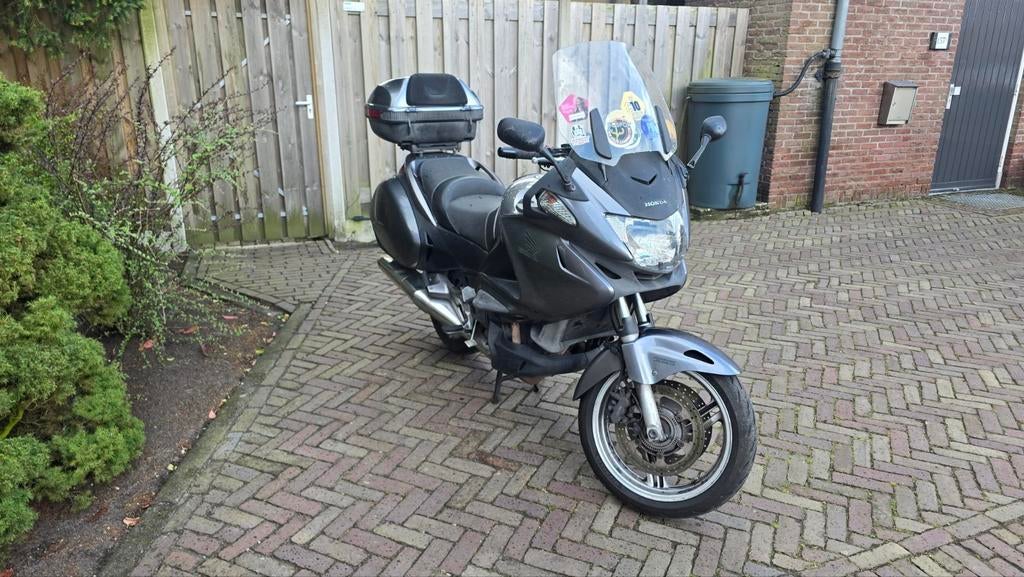 Honda Deauville abs NT700VA 2006, 2 cilinders, Motorrijbewijs A, Cardan-aandrijving, Particulier