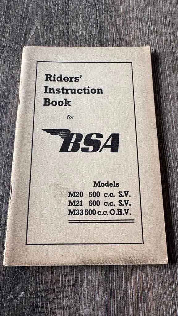 BSA Motorfiets Boeken: Instructie & Onderhoud, Boeken, Ophalen of Verzenden, Gelezen, Merk of Model