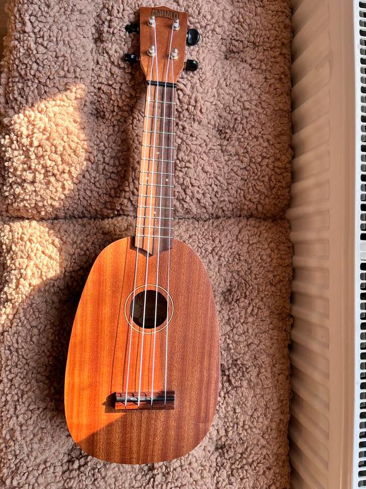 Mahalo UK-185 ukelele, Muziek en Instrumenten, Snaarinstrumenten | Overige, Zo goed als nieuw, Ukelele, Ophalen