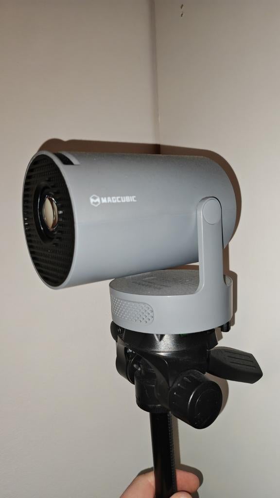 Magcubic HY300 Pro+ projector 8000 lumen met tripod, Audio, Tv en Foto, Beamers, Ophalen, Zo goed als nieuw, LED, HD (720)