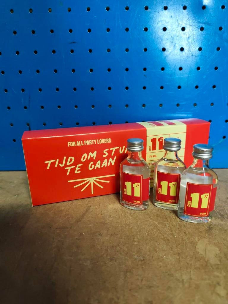 Partij shotjes - Club 11 - 1650 stuks, Verzamelen, Blikken, Ophalen of Verzenden, Overige