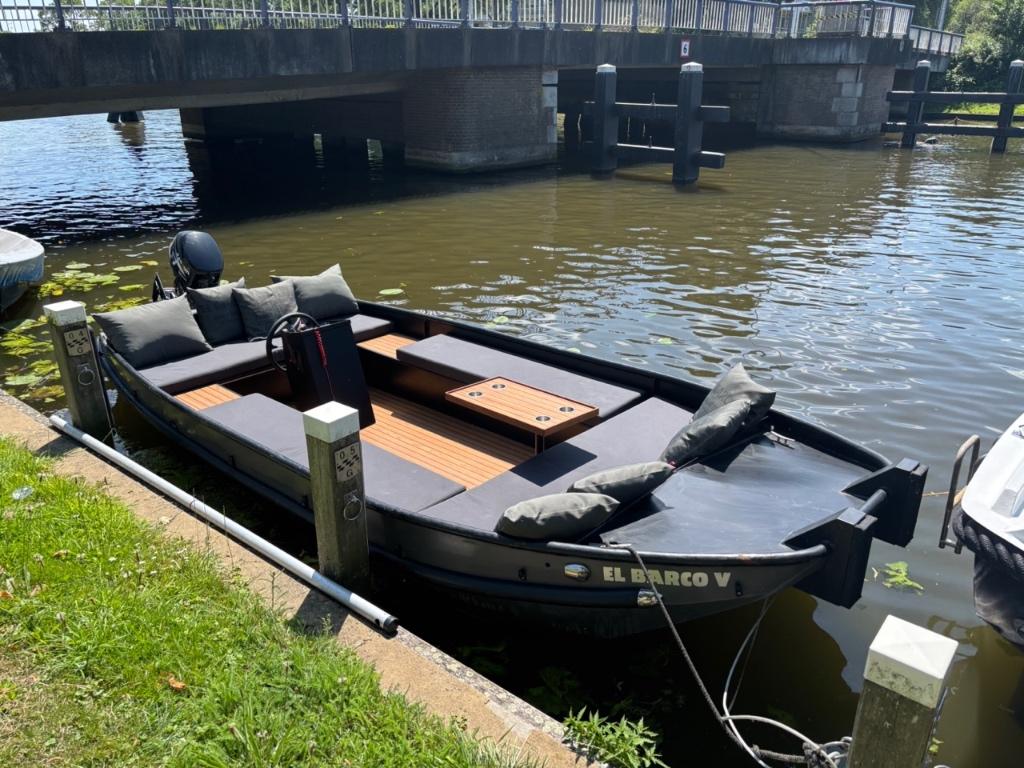 Stalen lounge sloep, Watersport en Boten, Ophalen, 10 tot 30 pk, Staal, Binnenboordmotor