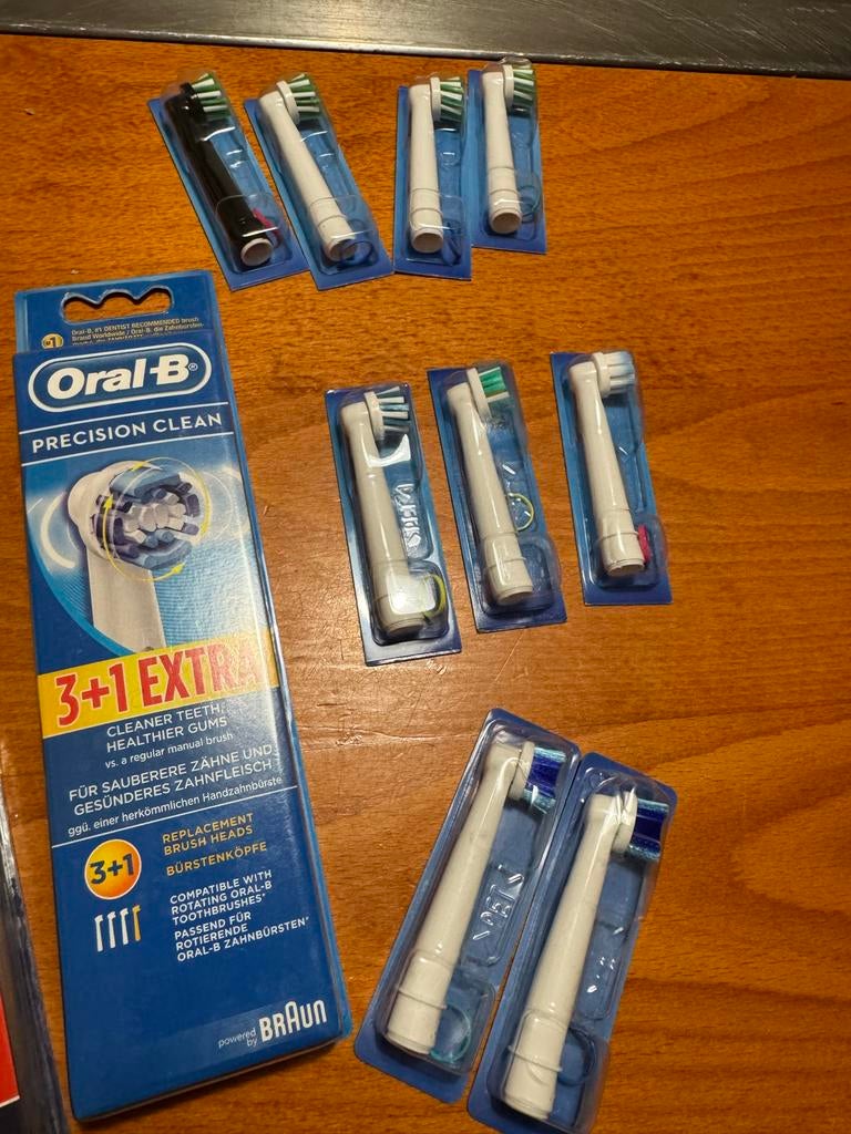 17 Oral B opzetborstels - Precision Clean & TriZone, Ophalen of Verzenden, Nieuw, Mondverzorging