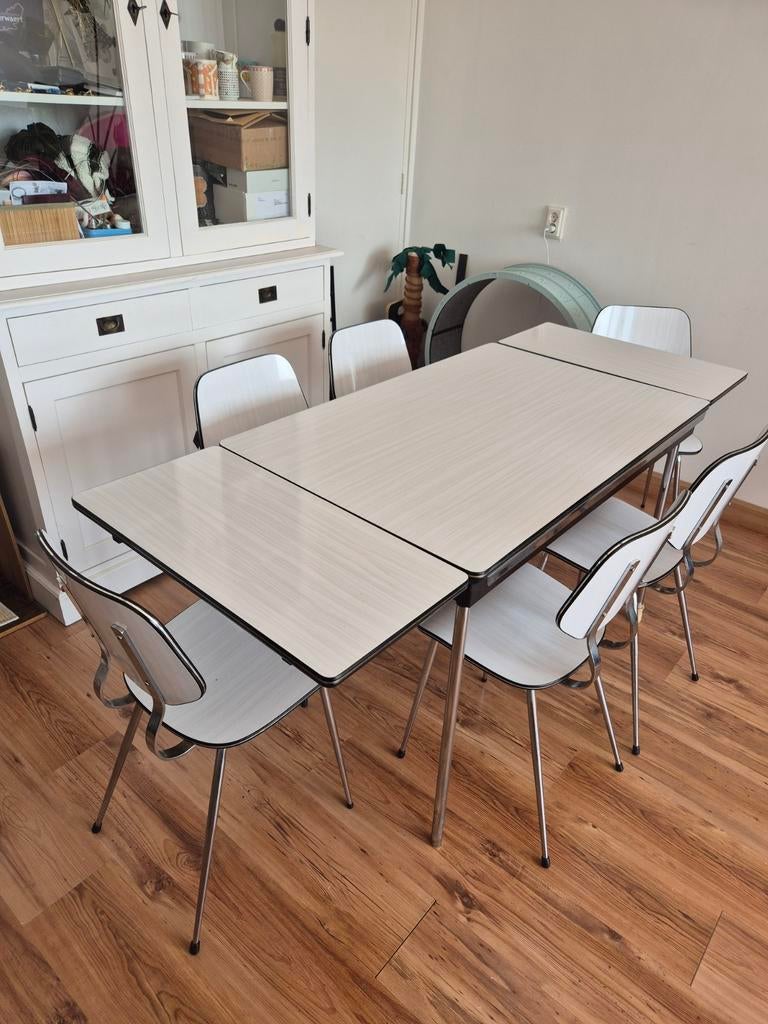 Vintage formica eettafel met 6 stoelen, Huis en Inrichting, Tafels | Eettafels, Ophalen, Vintage, retro, Gebruikt, 50 tot 100 cm