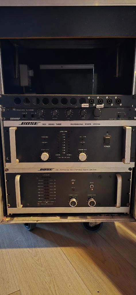 2x BOSE 1800 Versterkers - VINTAGE AUDIO, Audio, Tv en Foto, Versterkers en Receivers, Zo goed als nieuw, Stereo, 120 watt of meer