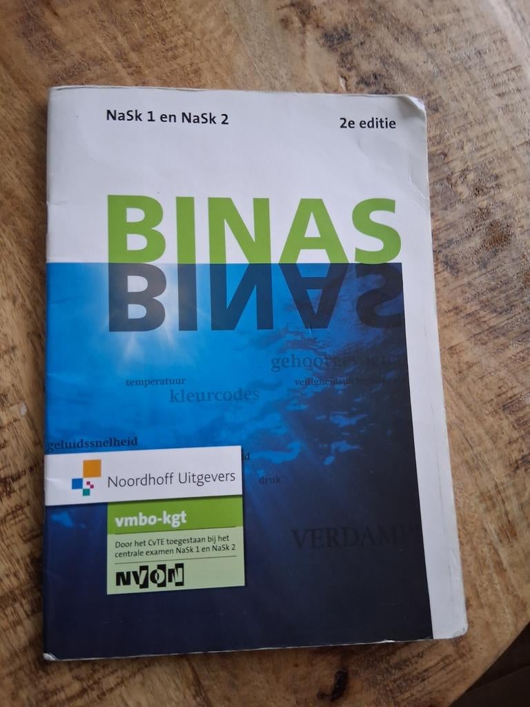BINAS vmbo-kader/gemengde leerweg 2e editie, Boeken, Schoolboeken, Ophalen of Verzenden, Gelezen, VMBO, Natuurkunde