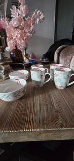 Nieuw..Kerst servies met dennentakjes en rode strikjes, Ophalen of Verzenden, Overige stijlen