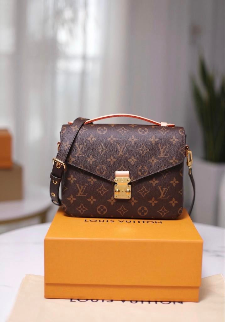 Louis Vuitton Pochette Metis Monogram schoudertas, Sieraden, Tassen en Uiterlijk, Tassen | Damestassen, Ophalen of Verzenden, Zo goed als nieuw
