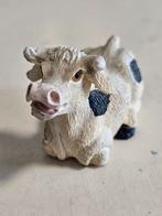 Vrolijk liggende koe beeldje, Ophalen of Verzenden, Dier