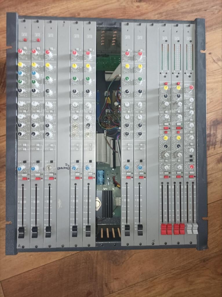 D&R broadcast mixer – modulair vintage analoog mengpaneel, Muziek en Instrumenten, Mengpanelen, Ophalen, Gebruikt