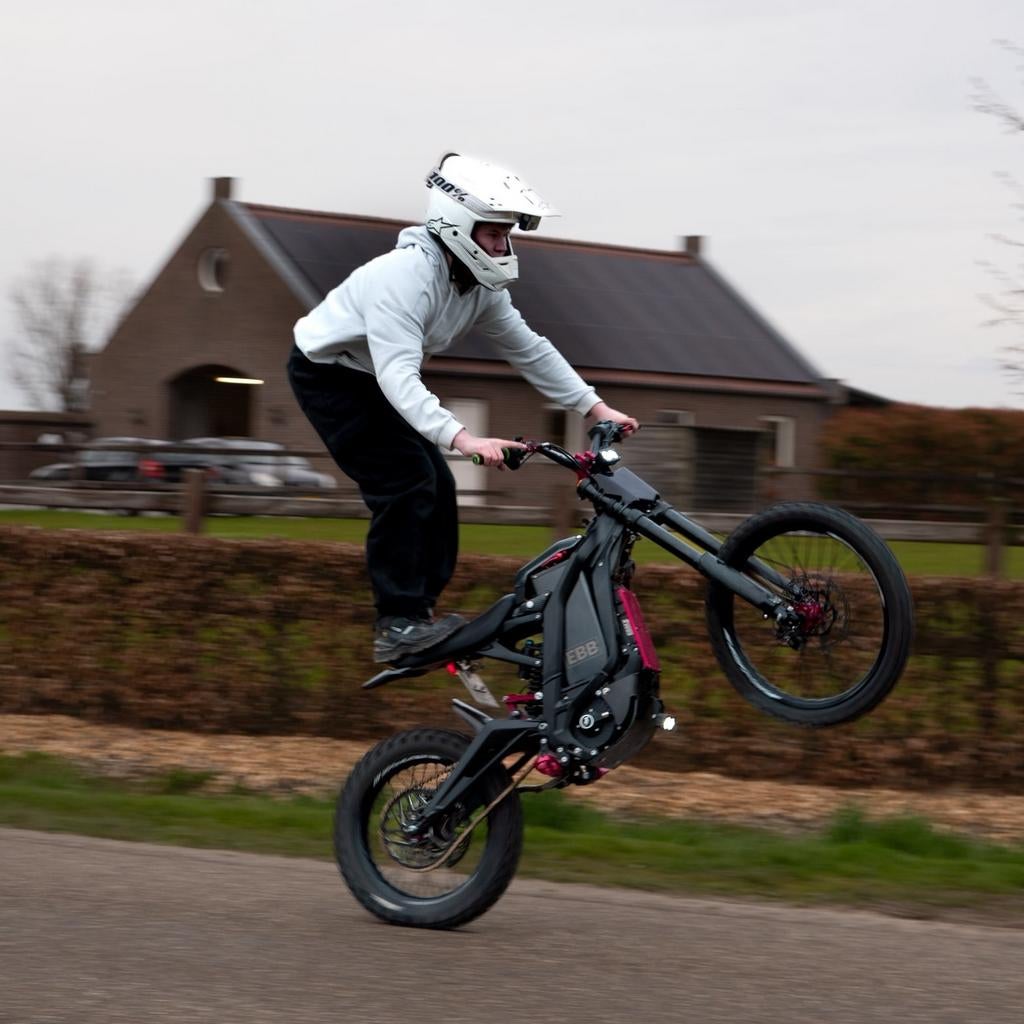 72v Surron Light bee 2025 met brom plaat, Fietsen en Brommers, Ophalen, Overige typen, Overige merken