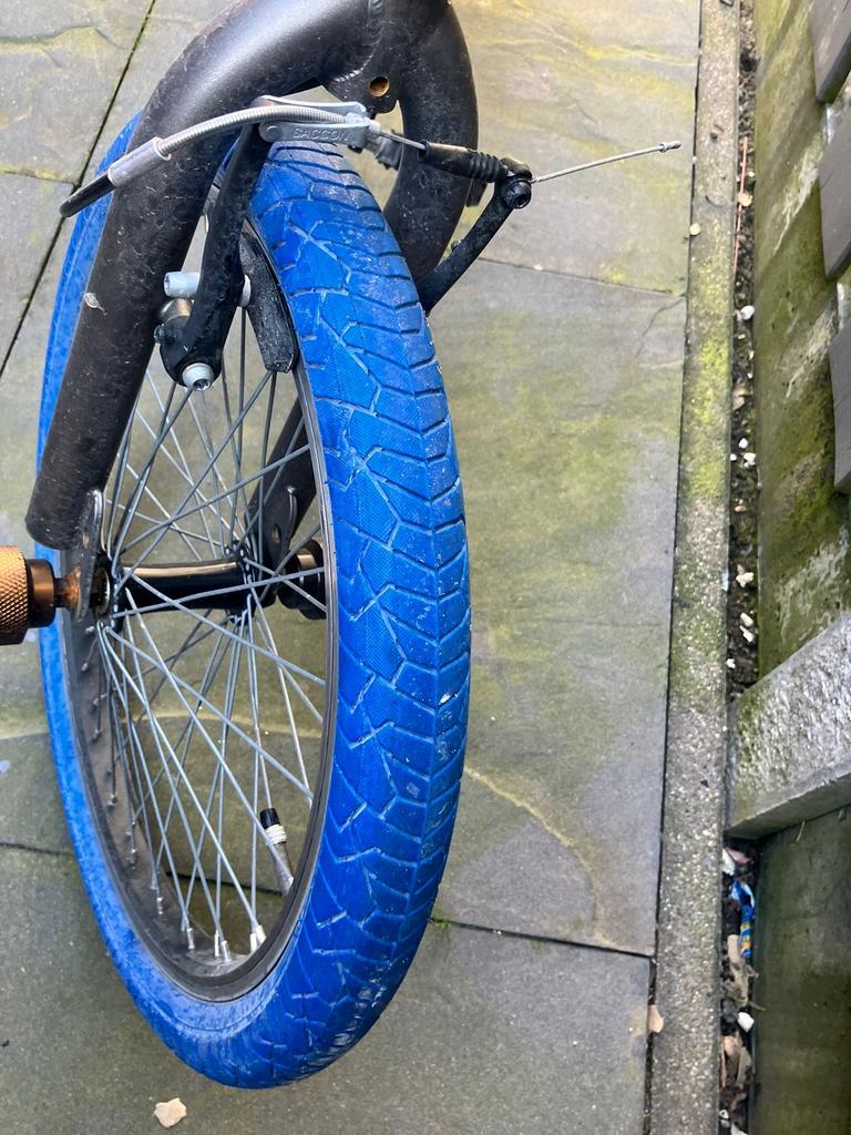 Stoere BMX fiets met blauwe banden, Ophalen, Gebruikt, Staal, Velgrem