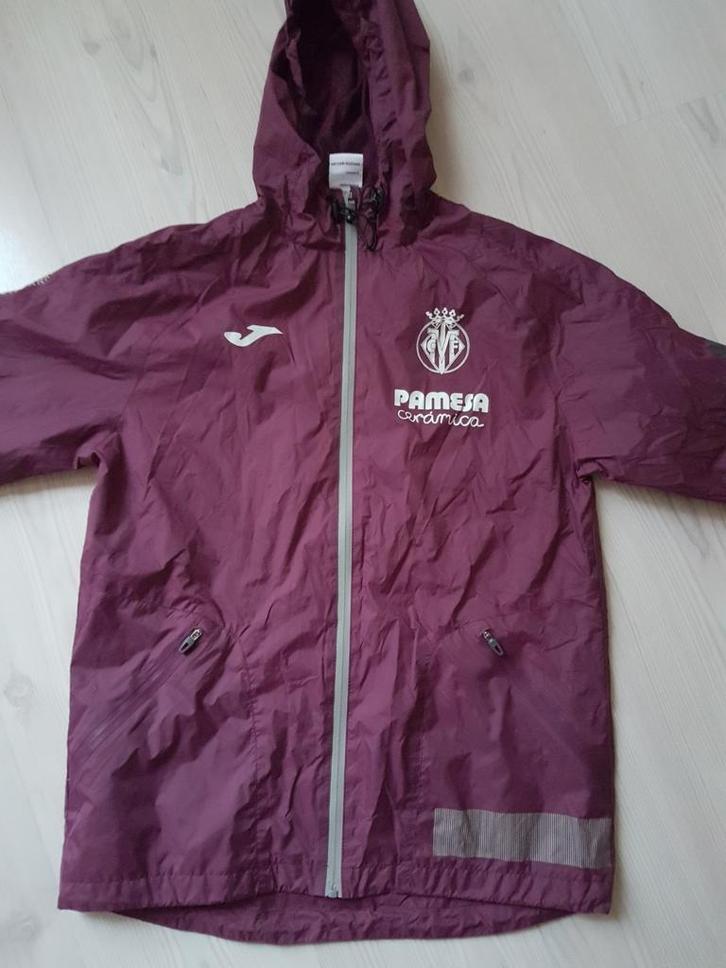 Villareal CF heren trainingsjas in size small, Sport en Fitness, Voetbal, Zo goed als nieuw, Shirt, Ophalen of Verzenden