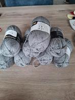 Wol grijs zwart spikkeltje 8x50gr., Hobby en Vrije tijd, Ophalen of Verzenden, Nieuw, Breien of Haken, Wol of Garen