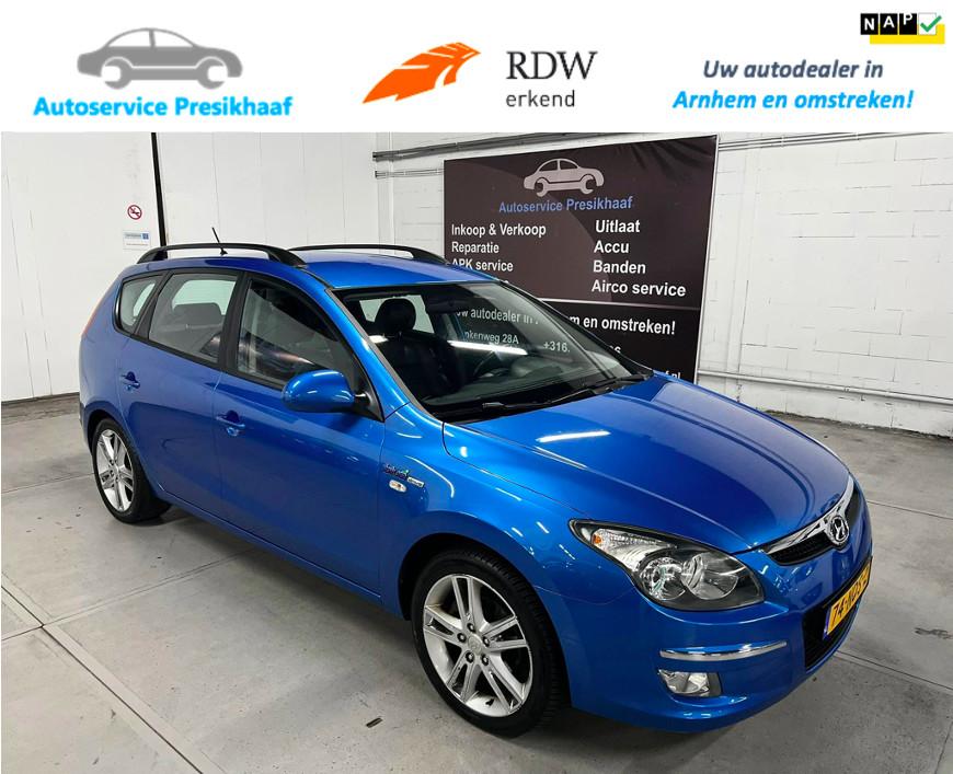 Hyundai I30 CW 1.6i Blue Dynamic LEDER / NAP / LM VELGEN, Auto's, Hyundai, Gebruikt, 1591 cc, 4 cilinders, Blauw
