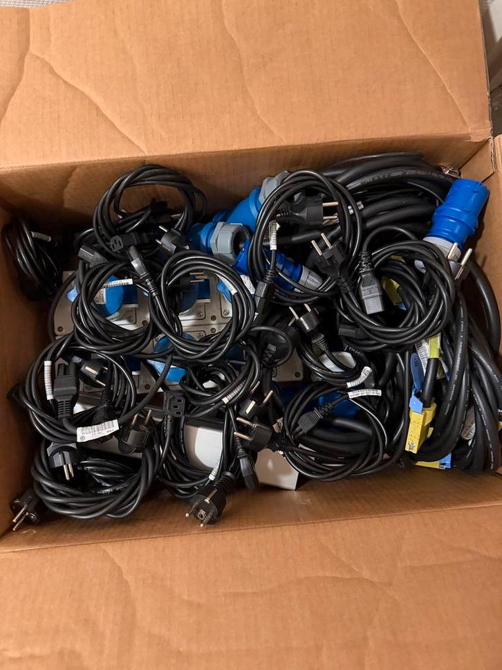 C13 Power kabels + IBM kabels en overige, Computers en Software, Pc- en Netwerkkabels, Gebruikt, Ophalen