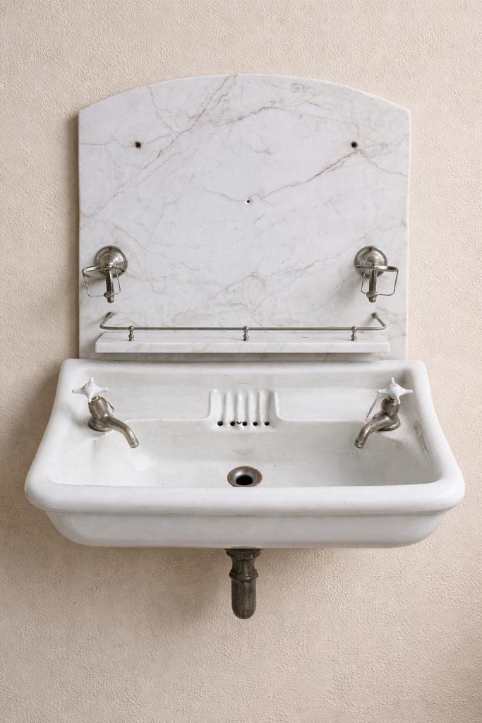 Antiek fonteintje met marmeren achterplaat en beugels, Antiek en Kunst, Antiek | Woonaccessoires, Ophalen