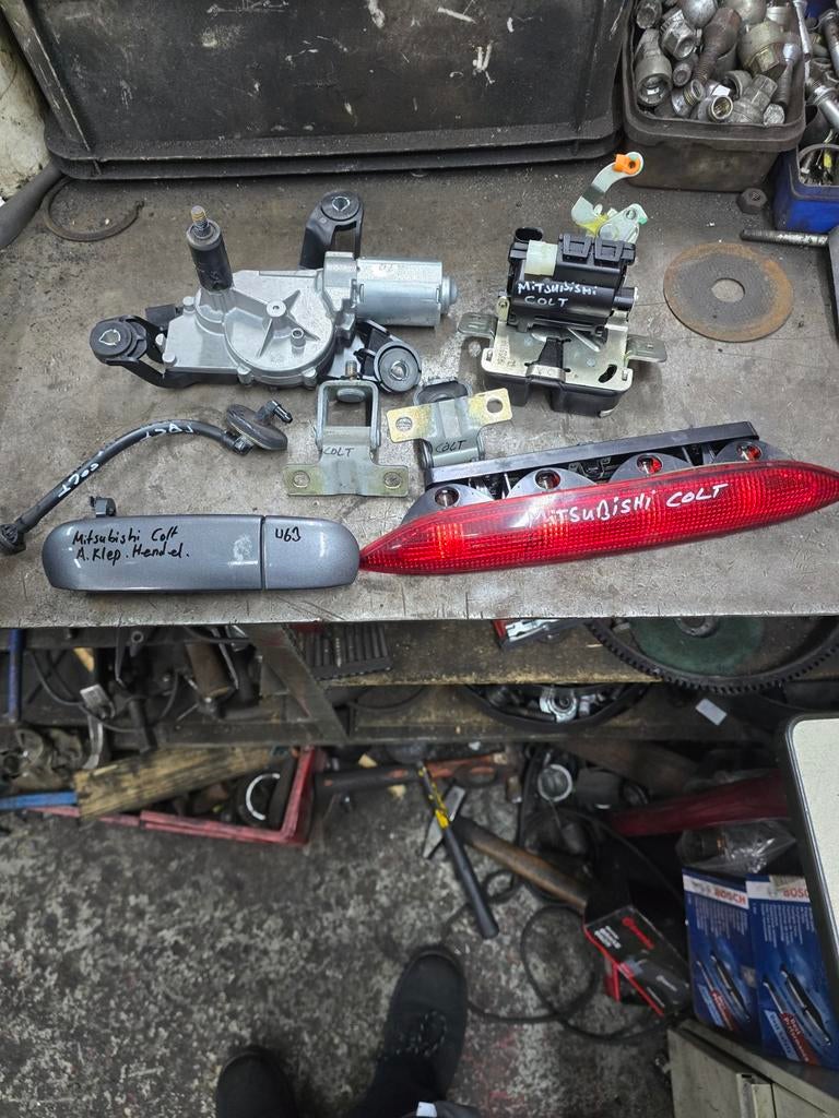 Mitsubishi Colt achterklep onderdelen, Ophalen of Verzenden, Mitsubishi
