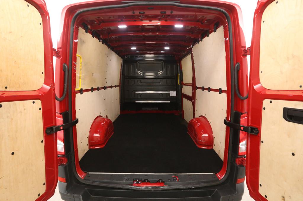Volkswagen Crafter 2.0 TDI L3H2 | 140PK | Airco | Carplay |, Auto's, Bestelauto's, Stof, Gebruikt, Euro 6, 4 cilinders