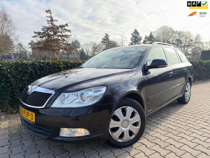 Skoda Octavia Combi 1.2 TSI Elegance Business Line , Clima /, Auto's, Skoda, Bedrijf, Te koop, Octavia, ABS, Airbags, Airconditioning