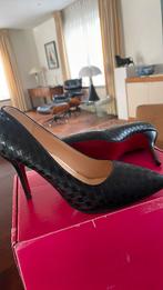 Gloednieuwe pumps maat 37/37.5 met elegante rode zool, Kleding | Dames, Schoenen, Pumps, Zwart, Nieuw, Ophalen of Verzenden