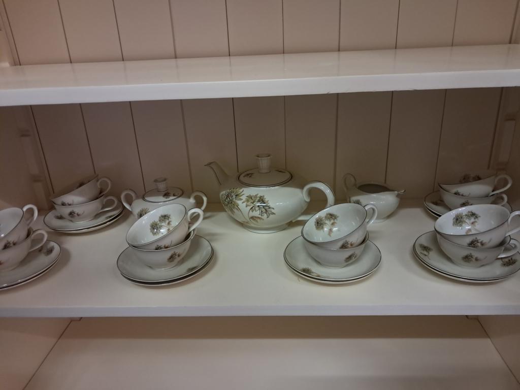 mooi oud 12 delig thee servies, Antiek en Kunst, Antiek | Servies compleet, Ophalen of Verzenden
