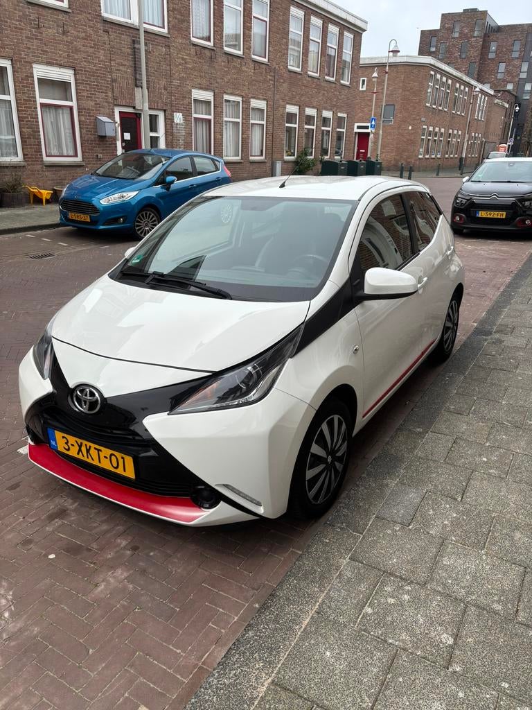 Zeer nette Toyota Aygo 1.0 12V Vvt-i Ddrs 2014  1e EIGENAAR, Voorwielaandrijving, 4 stoelen, Wit, Origineel Nederlands