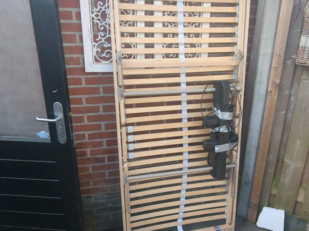 Elektrische lattenbodem Sultan Landon 90x200cm, Ophalen, Zo goed als nieuw, Eenpersoons, 90 cm