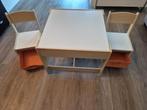 Te koop: kindertafel met 2 stoeltjes en opbergruimte (€30), Ophalen