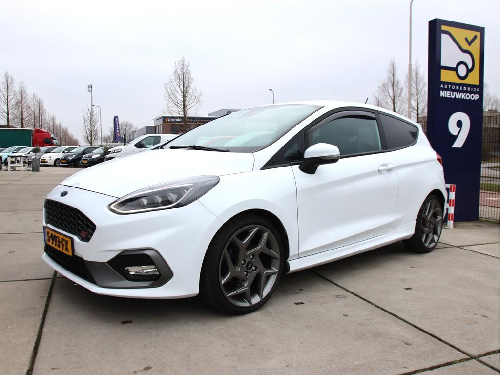 Ford Fiesta 1.5 ST-3 Dealer ond, B&O, Stoelverwarming, FULL, Euro 6, Wit, Bedrijf, Handgeschakeld