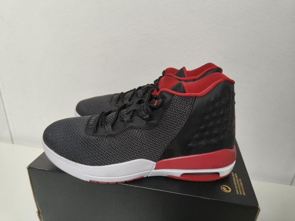 Maat 38,5 jordan, Kleding | Heren, Schoenen, Ophalen of Verzenden, Nieuw