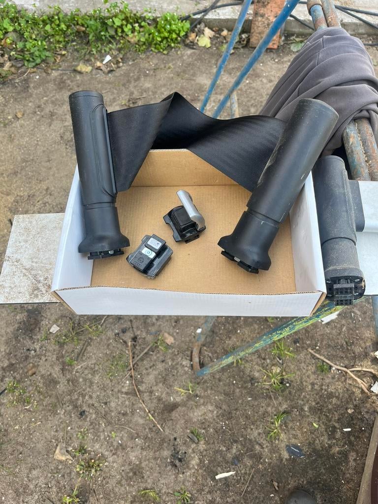 Gratis! Volkswagen.. bevestiging materiaal kofferbak, Auto-onderdelen, Interieur en Bekleding, Ophalen of Verzenden, Nieuw, Volkswagen