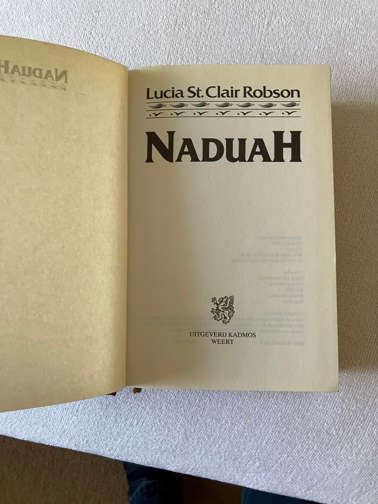 Nadyah boek, Ophalen of Verzenden, Zo goed als nieuw