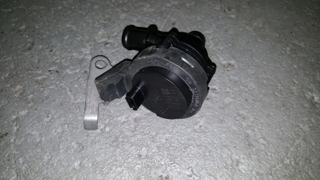 Waterpomp Volkswagen Golf 1.6 TDI 2016, Ophalen of Verzenden