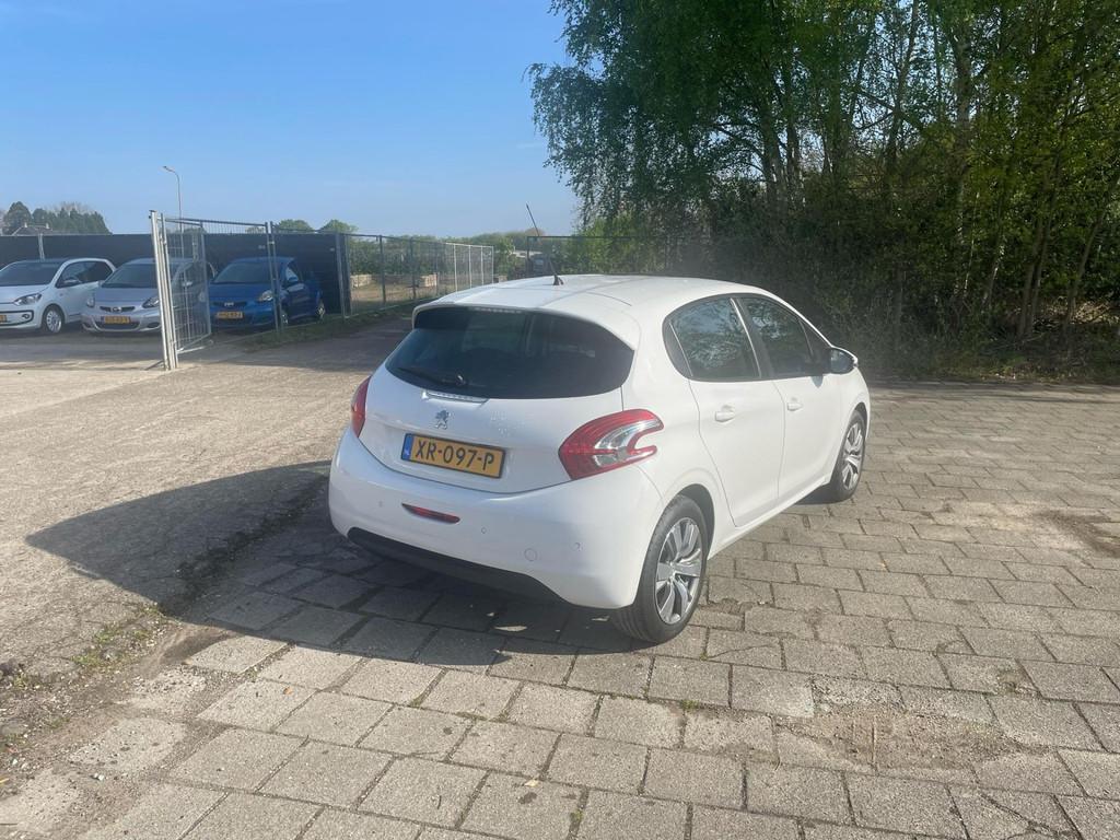 Peugeot 208 1.2 PureTech Style Pack, Voorwielaandrijving, Stof, Gebruikt, 1199 cc