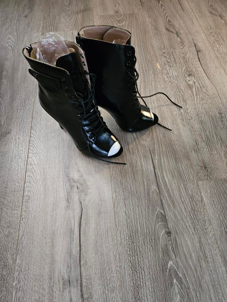 Zwarte Veterschoenen met Peeptoe en Stilettohak, Ophalen of Verzenden